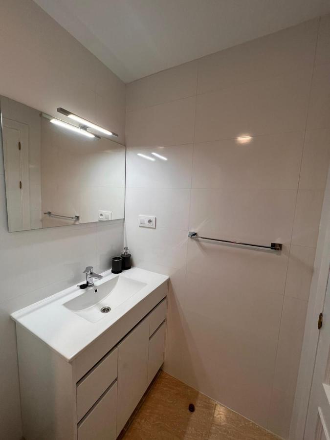 Torremolinos Centro - Beautiful , Newly Renovated 2 Bedroom Apartment Εξωτερικό φωτογραφία